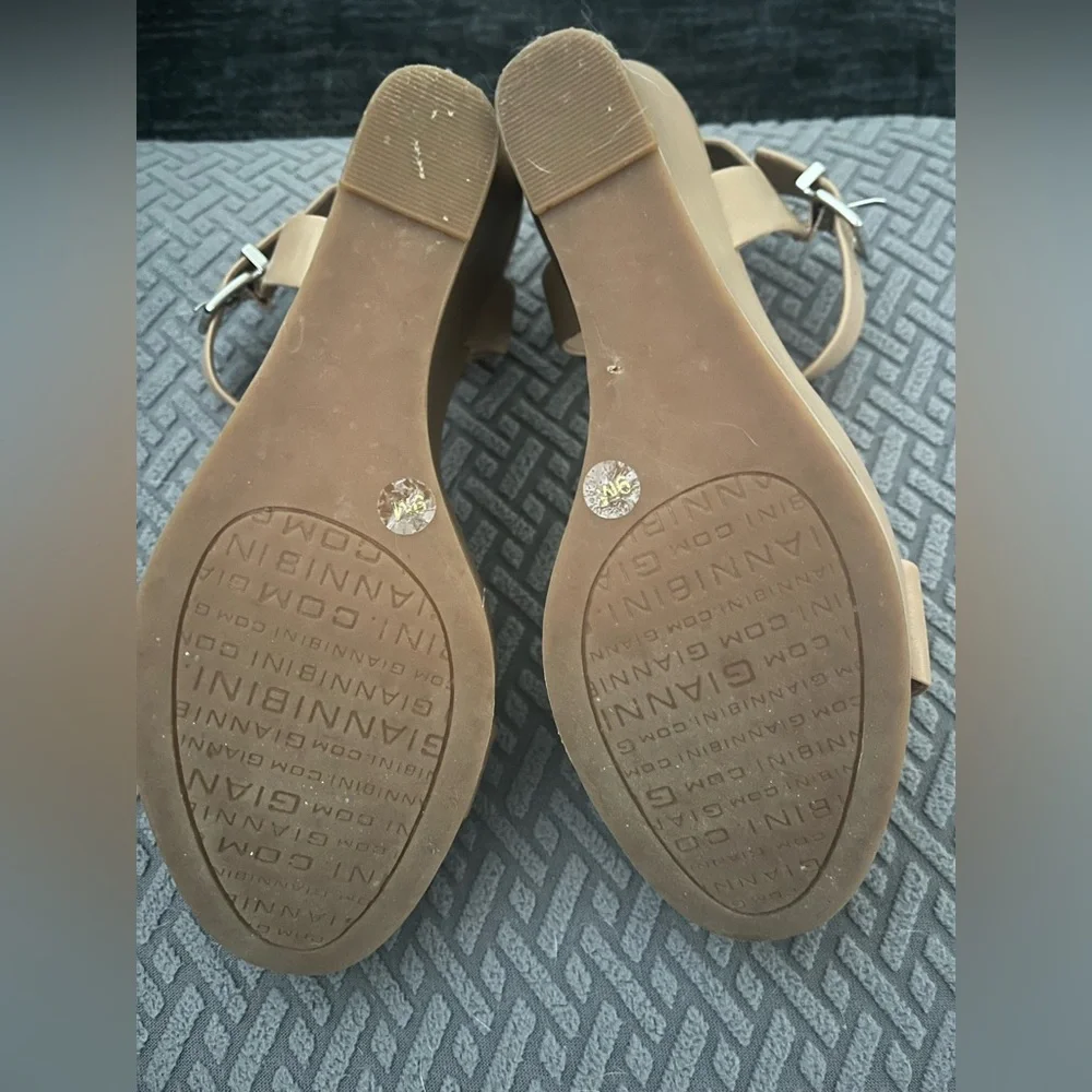 Gianni Bini Telmma Leather Platform Wedge Sandal, Size 9 - Picture 2 of 7